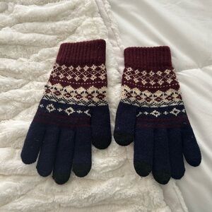 Cozy Knit Patterned Gloves